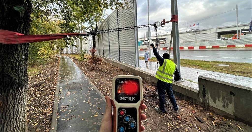 Натурное испытание стойки шумозащитного экрана и анкерных шпилек М24 на объ­екте