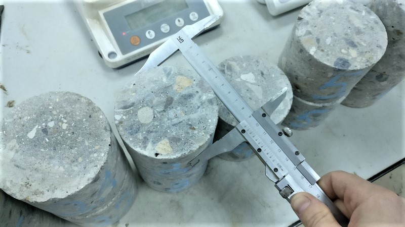 Отбор и определение прочностных характеристик образцов-цилиндров на соответствие требованиям (ГОСТ 26633, ГОСТ 28570, ГОСТ 10180, ГОСТ 18105)